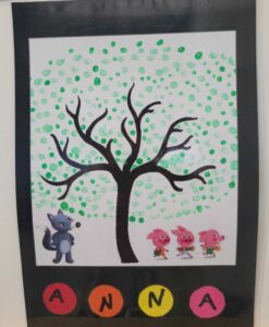 Les contes s’invitent aux porte-manteaux !